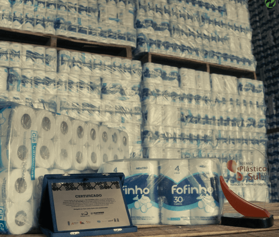 Embalagem de enfardamento 100% reciclada