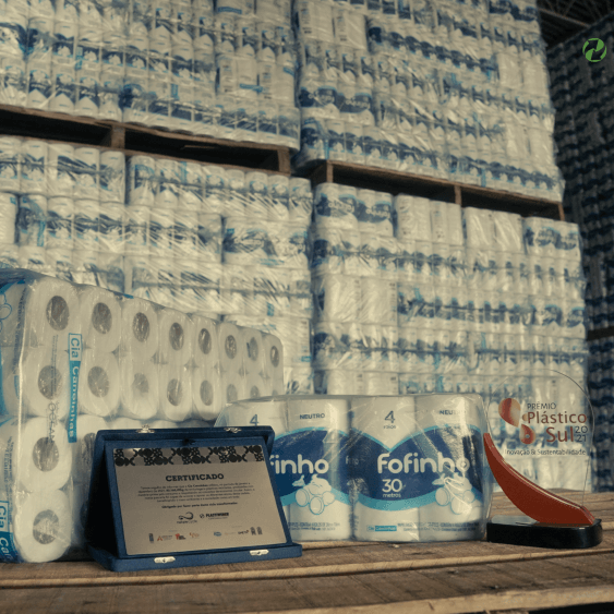 Embalagem de enfardamento 100% reciclada